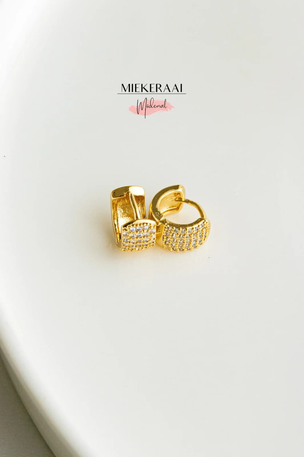Miekeraai The Regina Gold